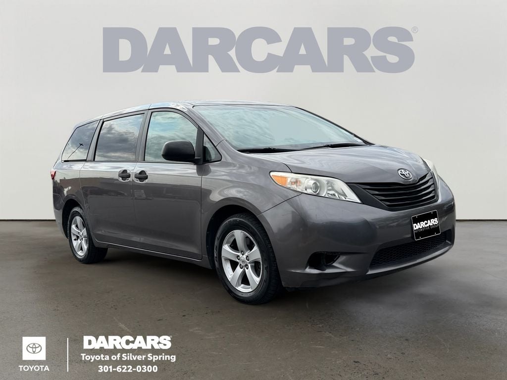 2015 Toyota Sienna L 7 Passenger Low Miles!