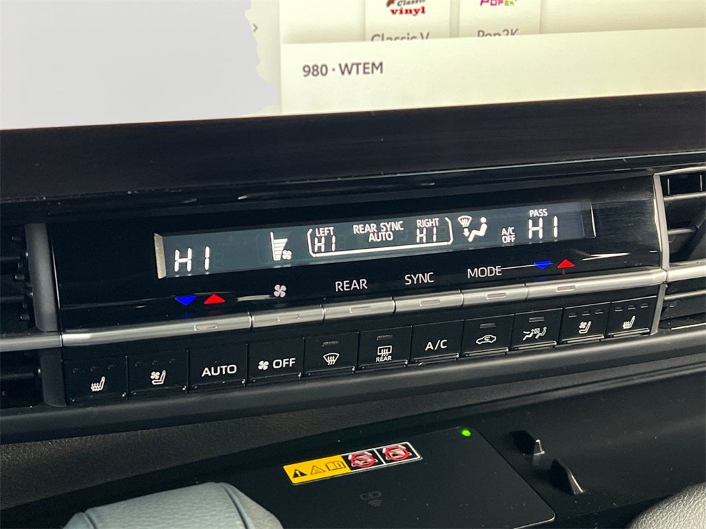 2025 Toyota Sienna Limited 7 Passenger