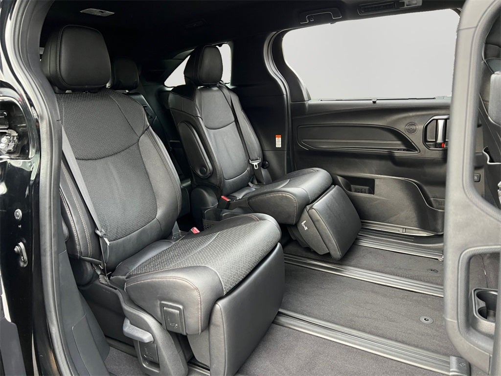 2025 Toyota Sienna Limited 7 Passenger
