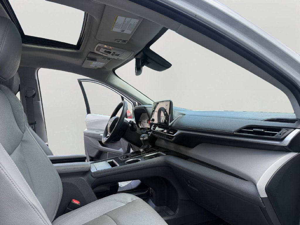 2023 Toyota Sienna Limited 7 Passenger
