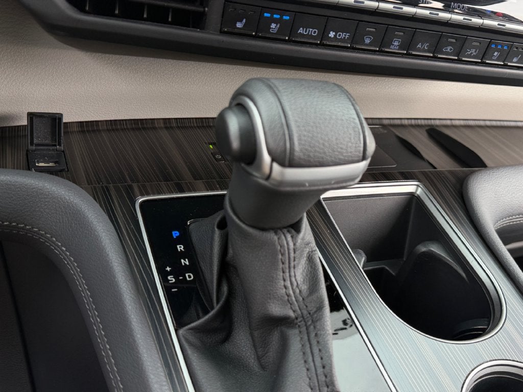 2023 Toyota Sienna Limited 7 Passenger