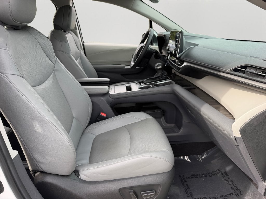2023 Toyota Sienna Limited 7 Passenger