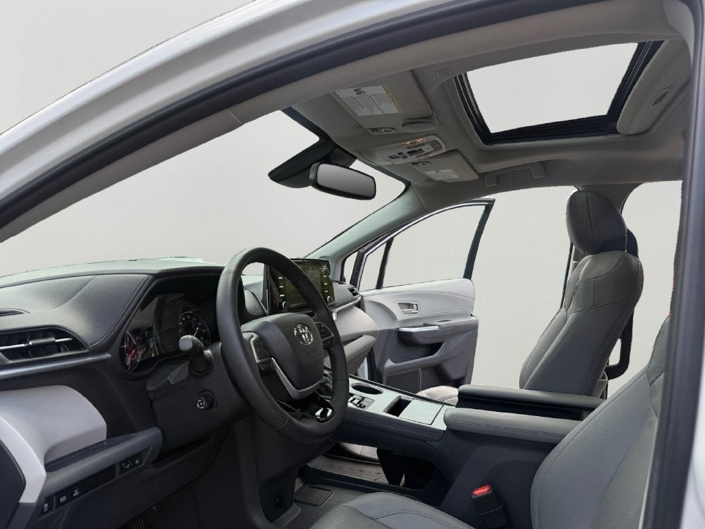 2023 Toyota Sienna Limited 7 Passenger