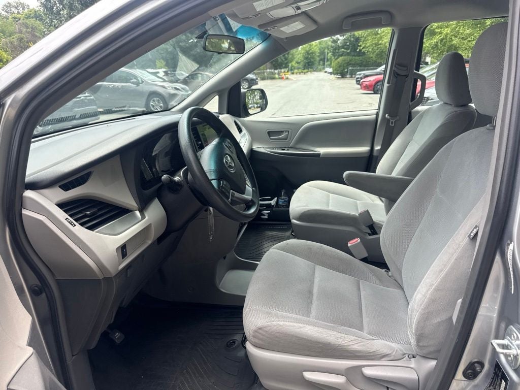 2017 Toyota Sienna L 7 Passenger