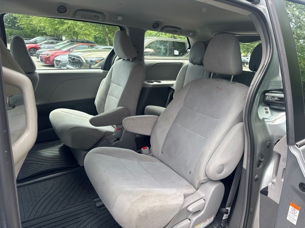 2017 Toyota Sienna L 7 Passenger