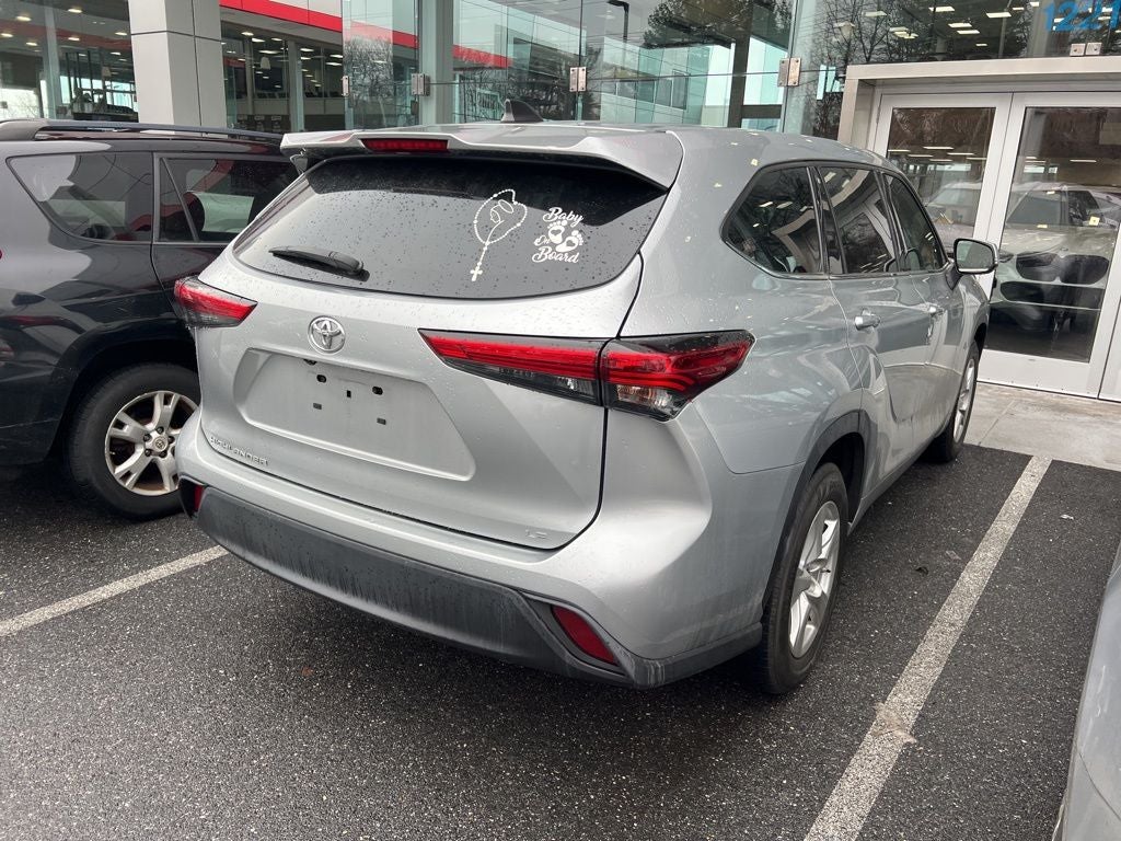 2022 Toyota Highlander LE