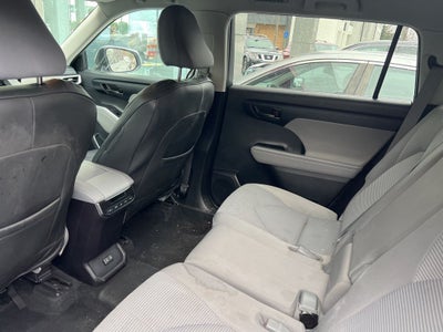 2022 Toyota Highlander LE
