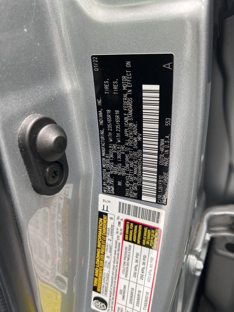 2022 Toyota Highlander LE