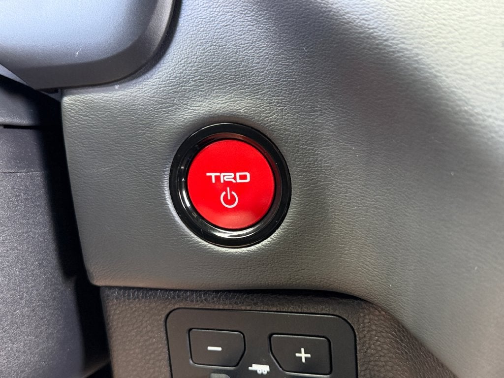 2025 Toyota Tundra Hybrid Platinum