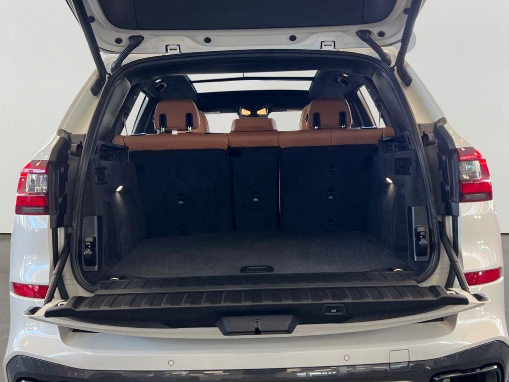 2023 BMW X5 xDrive40i M SPORT w/ Brown Interior!