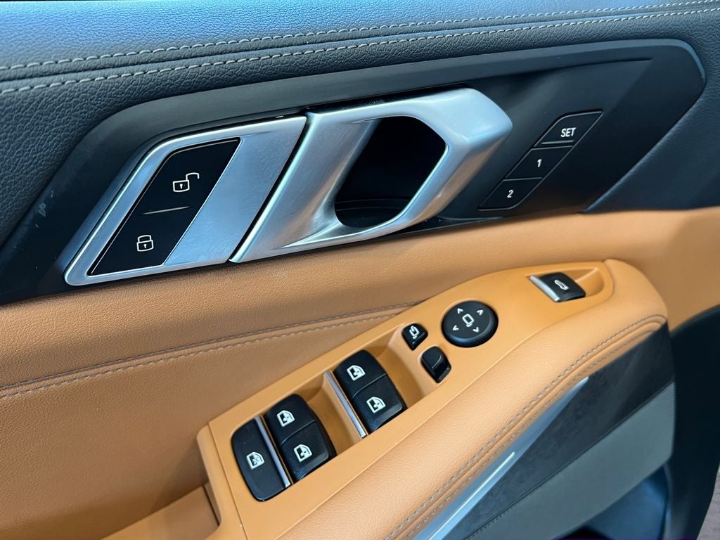 2023 BMW X5 xDrive40i M SPORT w/ Brown Interior!