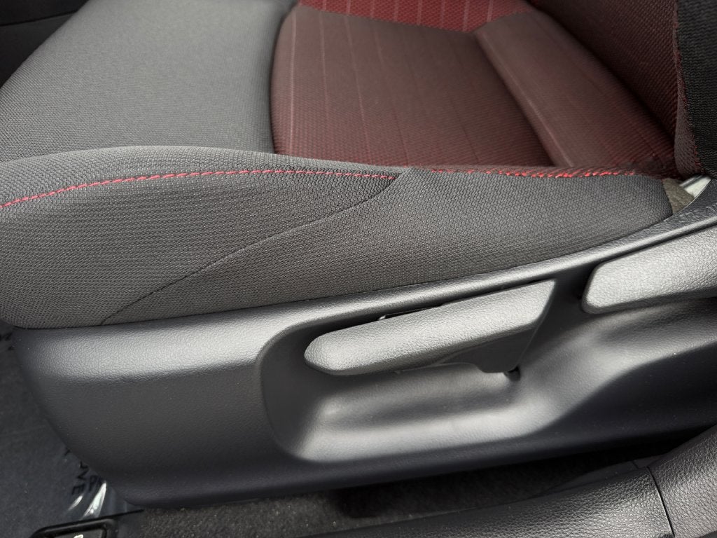 2025 Toyota Corolla SE W/ SUNROOF!