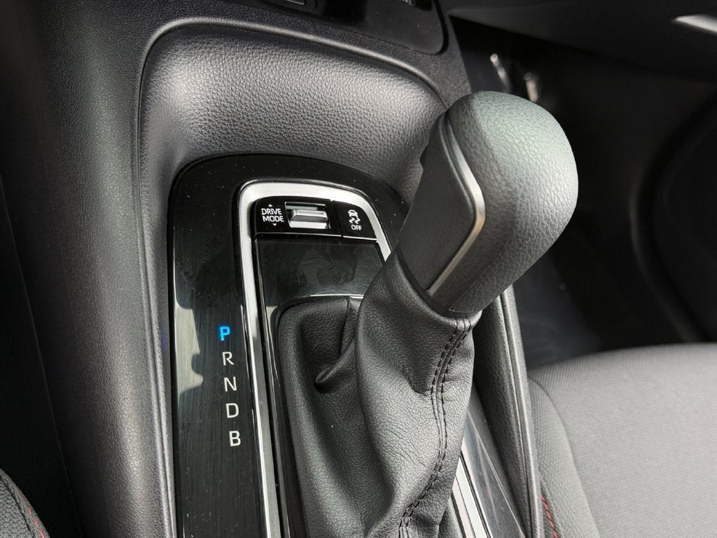 2025 Toyota Corolla SE W/ SUNROOF!