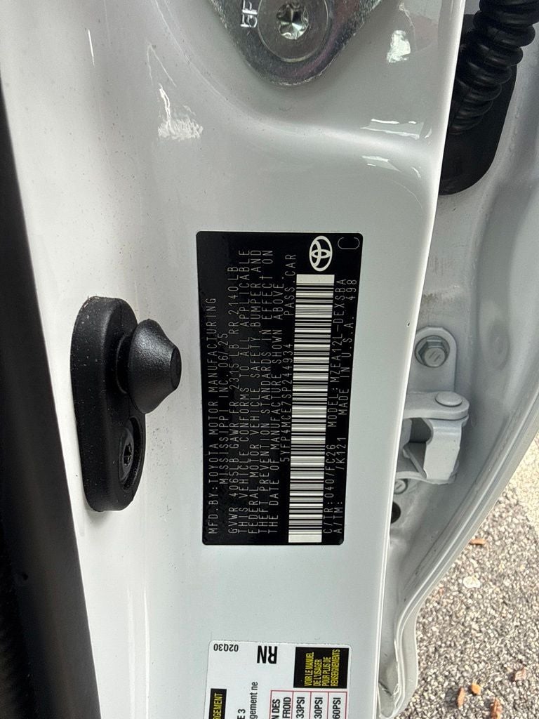 2025 Toyota Corolla SE W/ SUNROOF!