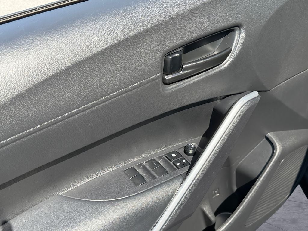 2023 Toyota Corolla Cross LE W/ Sunroof!