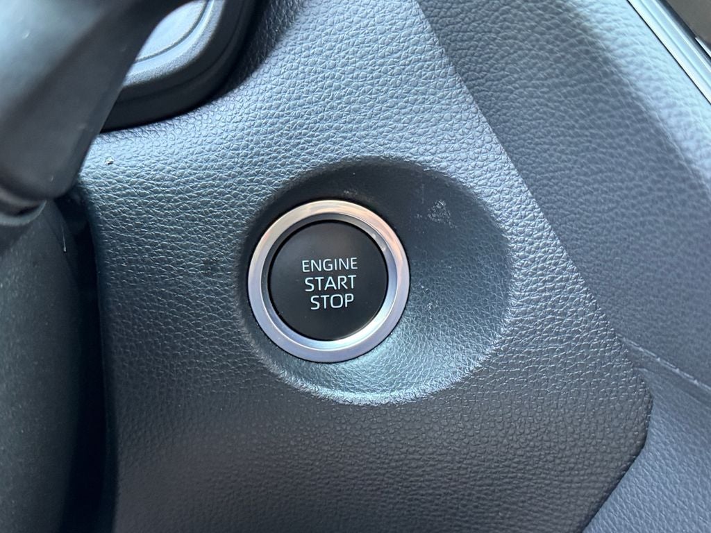 2023 Toyota Corolla Cross LE W/ Sunroof!