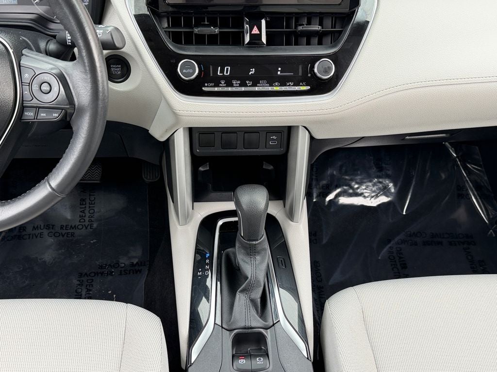 2024 Toyota Corolla Cross LE W/ SUNROOF!