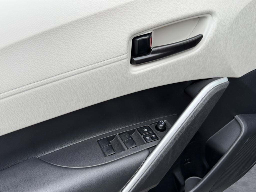 2024 Toyota Corolla Cross LE W/ SUNROOF!