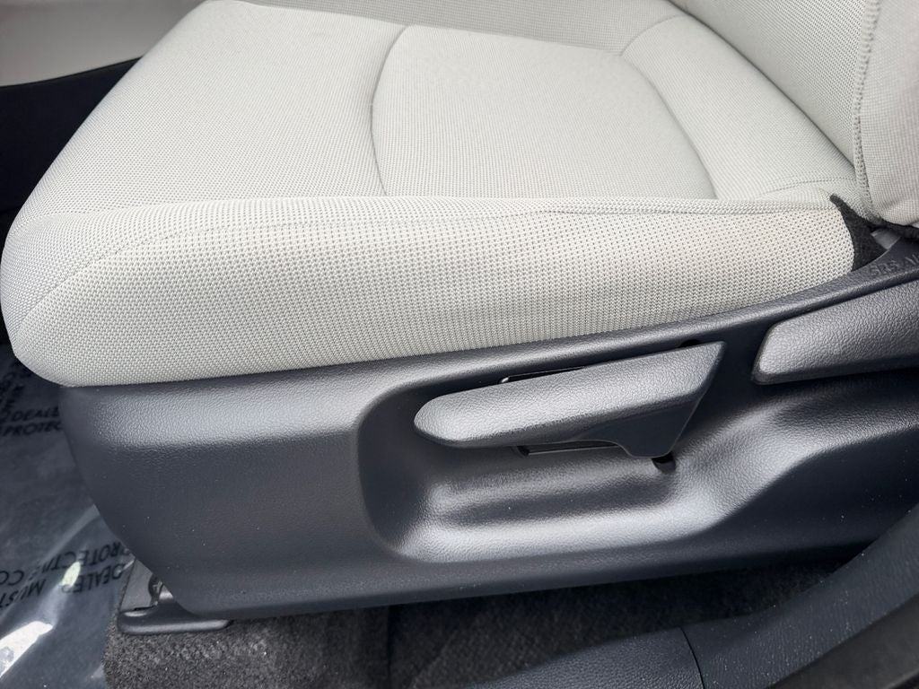 2024 Toyota Corolla Cross LE W/ SUNROOF!