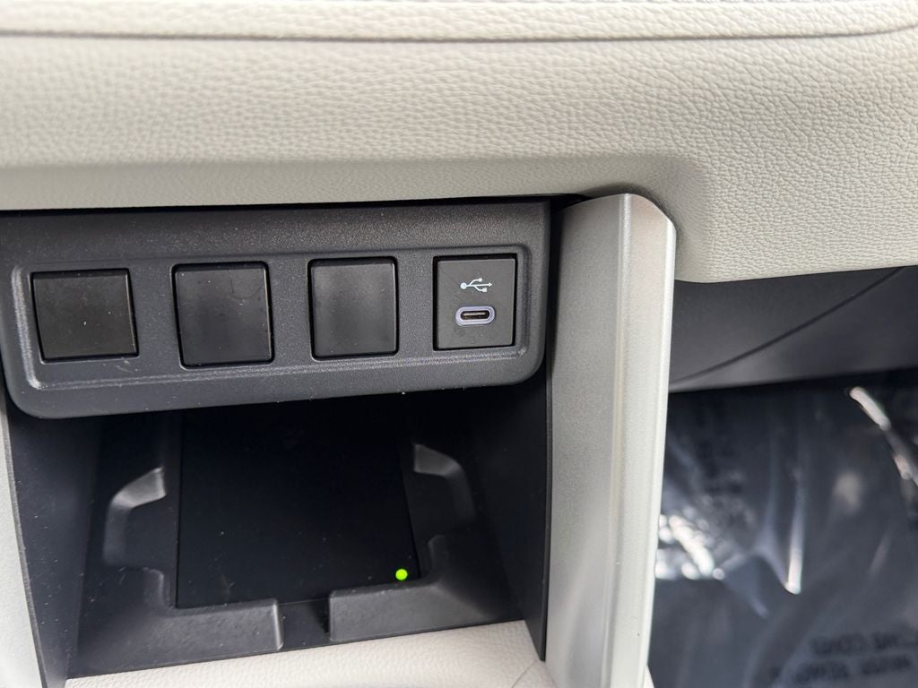 2024 Toyota Corolla Cross LE W/ SUNROOF!