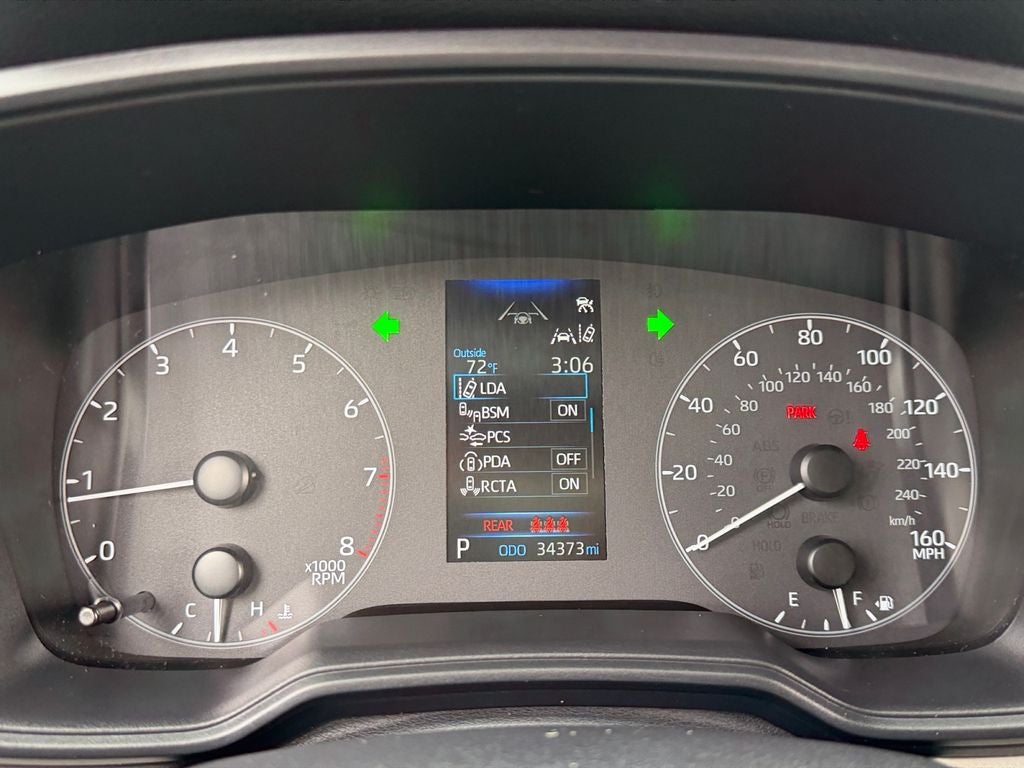 2024 Toyota Corolla Cross LE W/ SUNROOF!