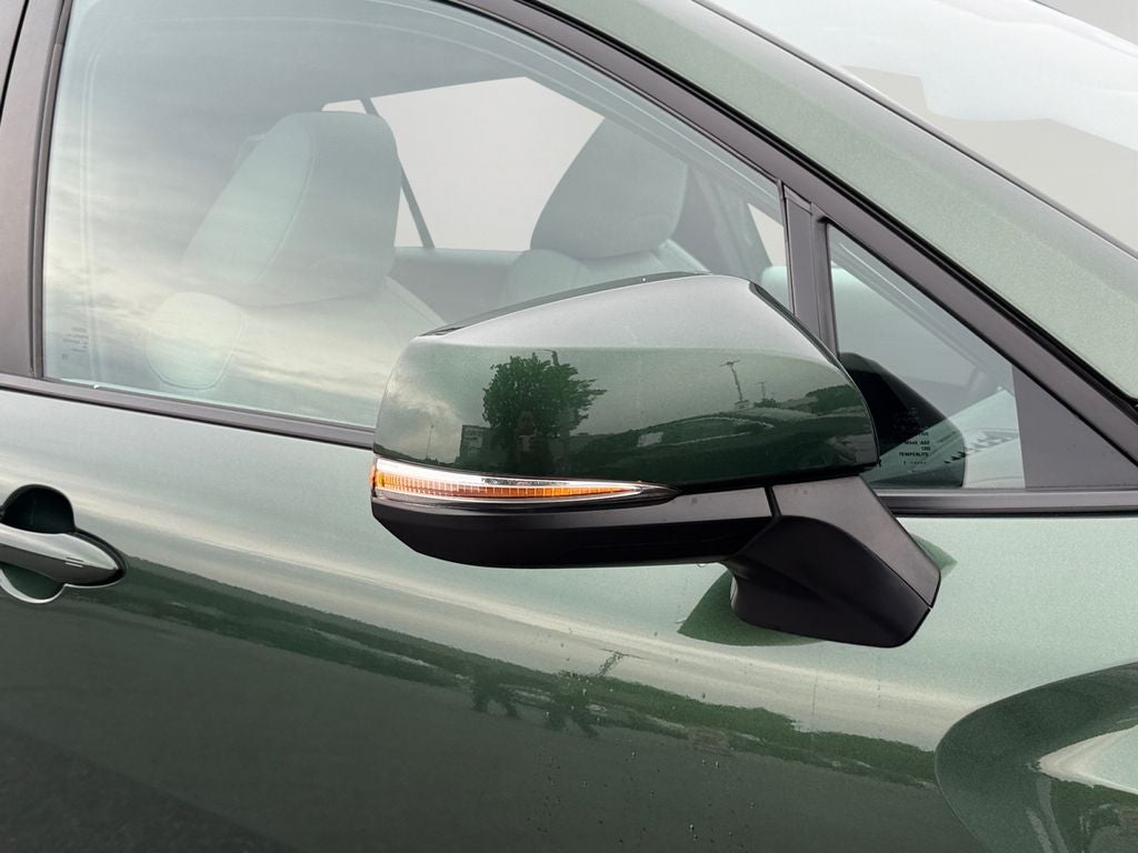 2024 Toyota Corolla Cross LE W/ SUNROOF!
