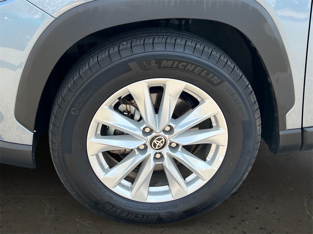 2024 Toyota Corolla Cross LE