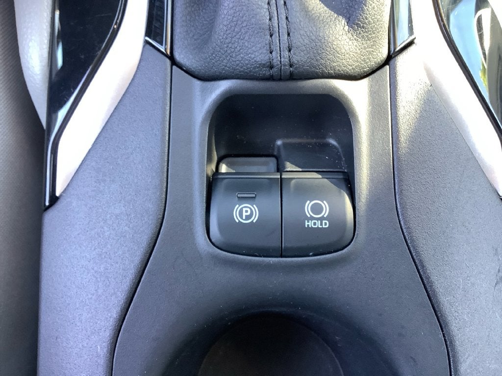 2025 Toyota Corolla Cross LE