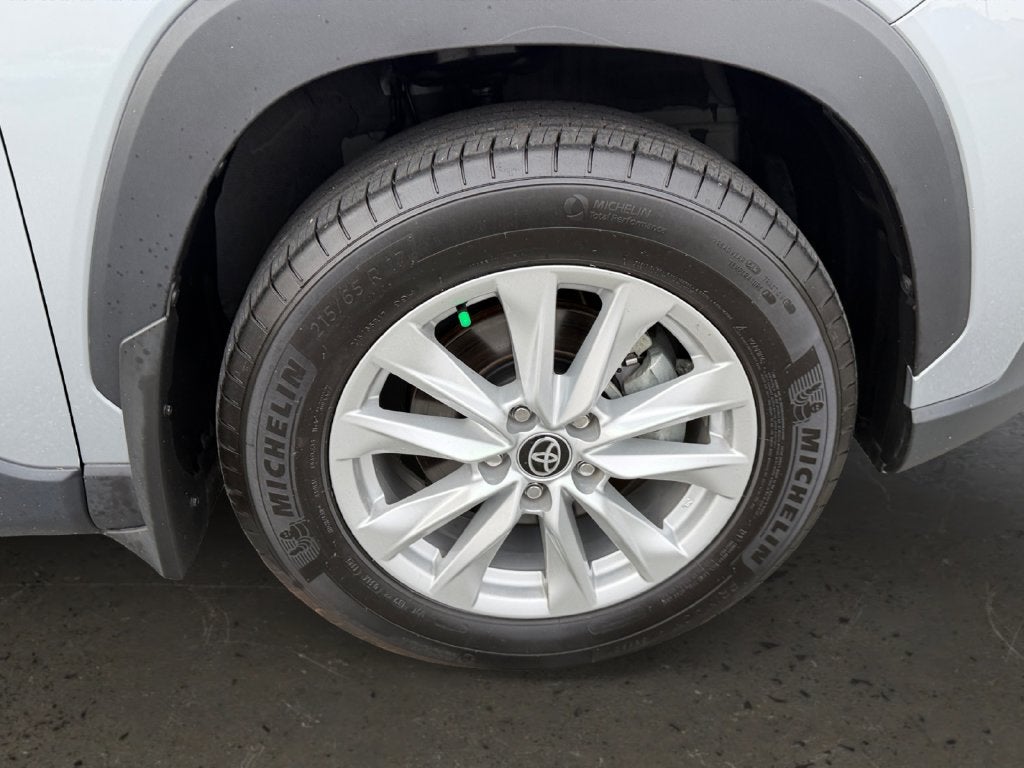 2025 Toyota Corolla Cross LE