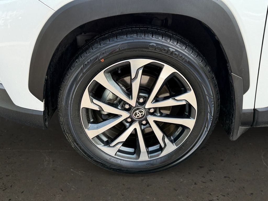 2024 Toyota Corolla Cross XLE