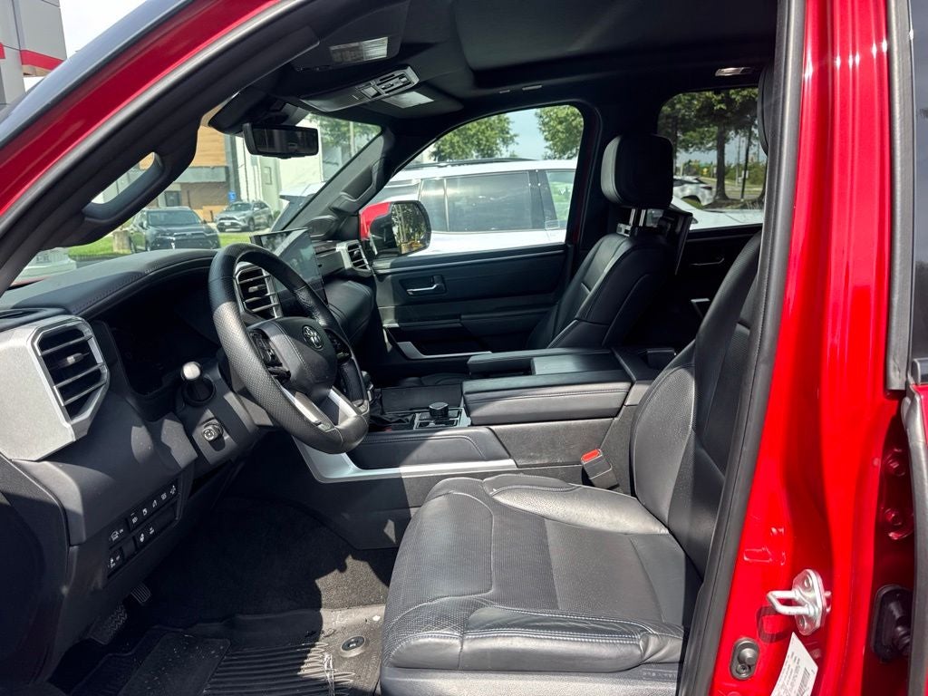 2023 Toyota Sequoia Platinum W/ REAR Entertainment system
