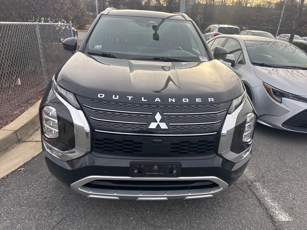 2022 Mitsubishi Outlander SEL Beautiful Brown Interior!