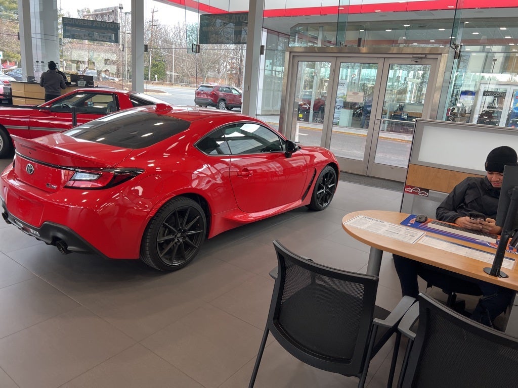 2024 Toyota GR86 Premium Low Miles 6spd!