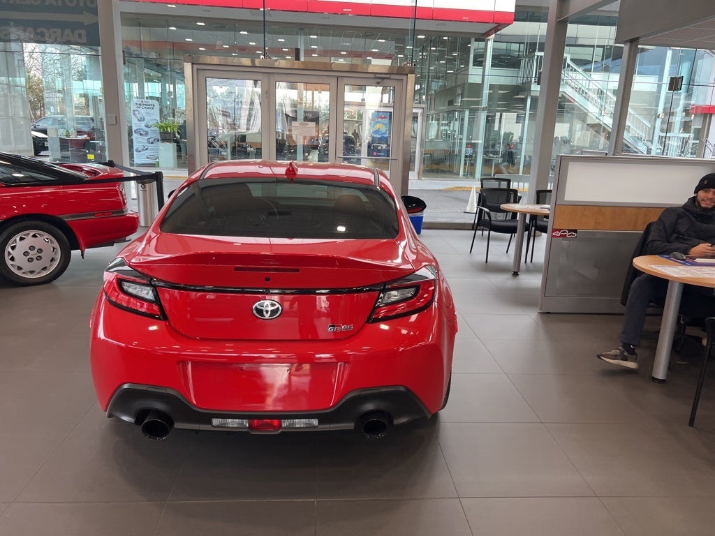 2024 Toyota GR86 Premium Low Miles 6spd!