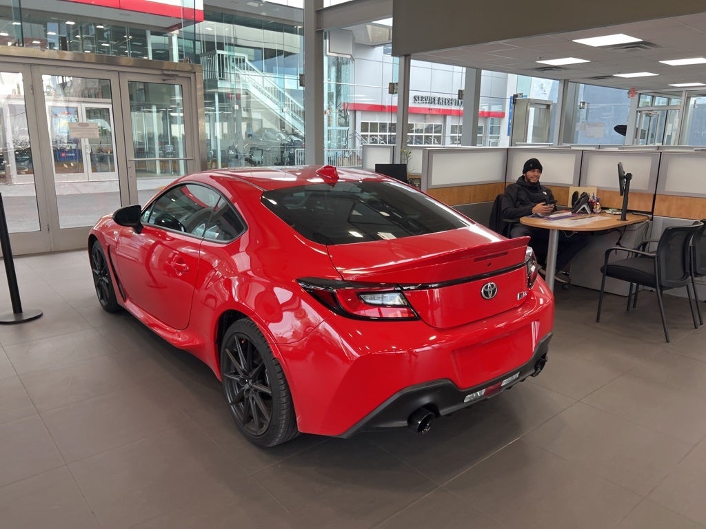 2024 Toyota GR86 Premium Low Miles 6spd!