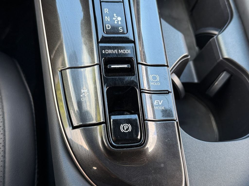 2025 Toyota Crown Signia XLE