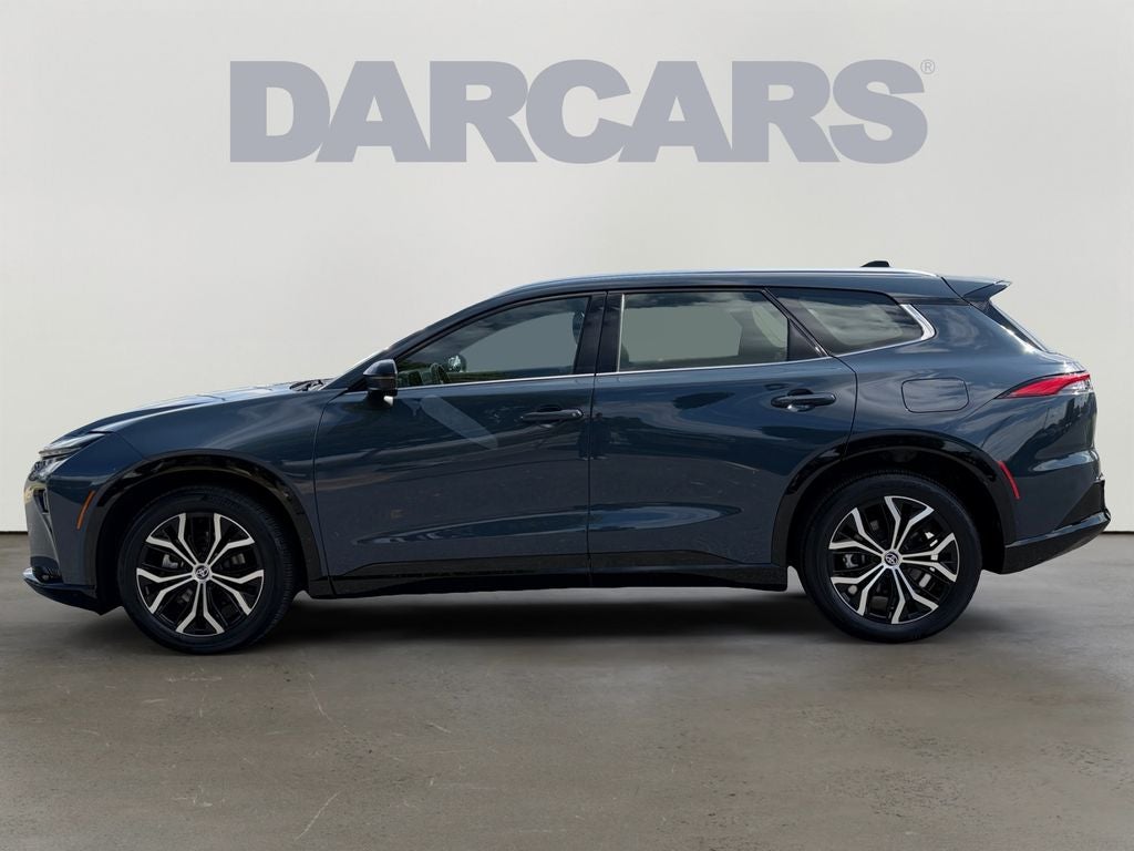 2025 Toyota Crown Signia XLE