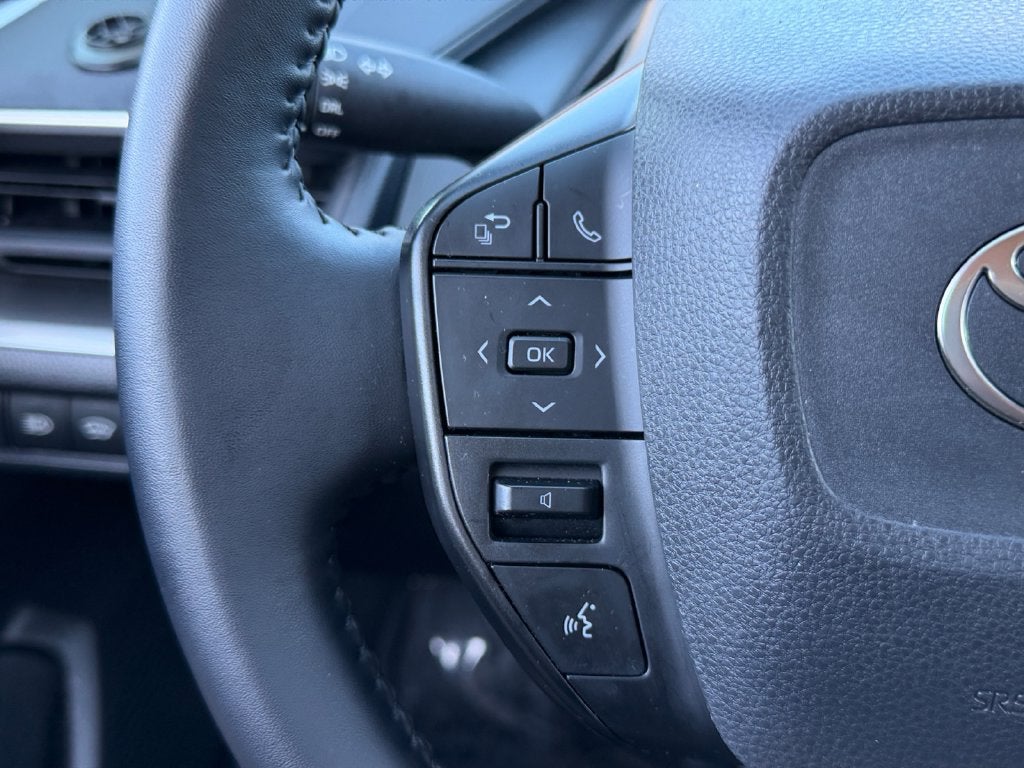 2025 Toyota Prius LE
