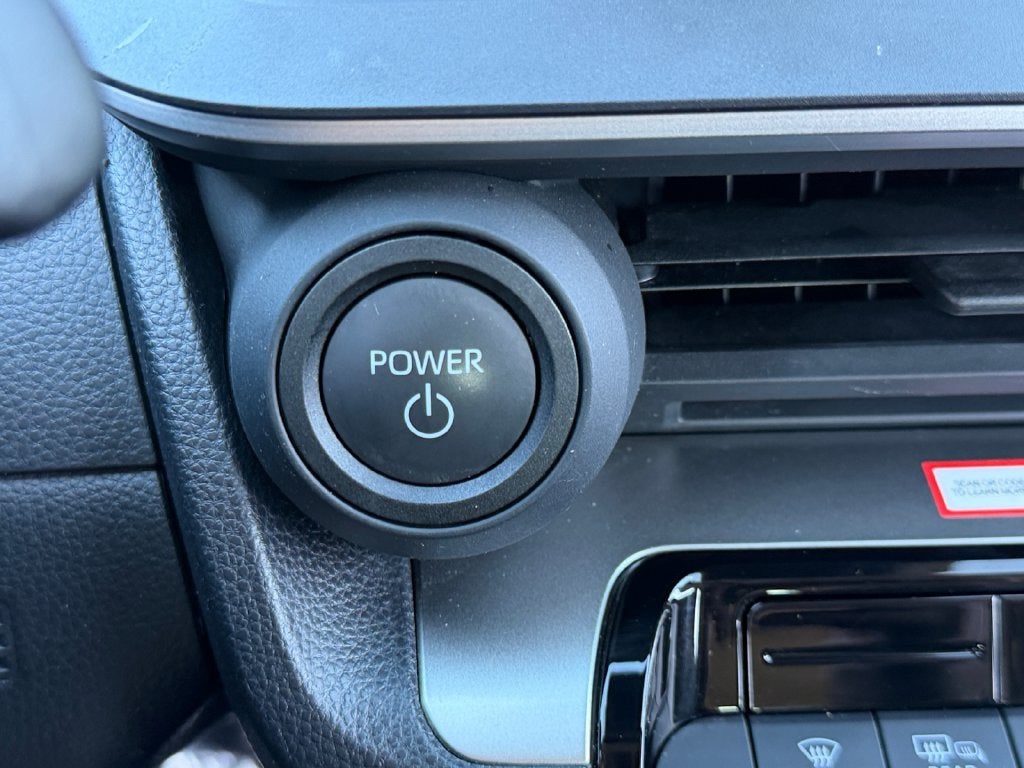 2025 Toyota Prius LE