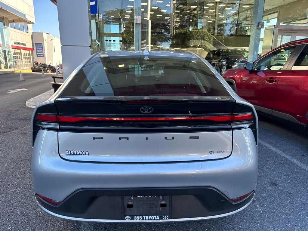 2025 Toyota Prius LE