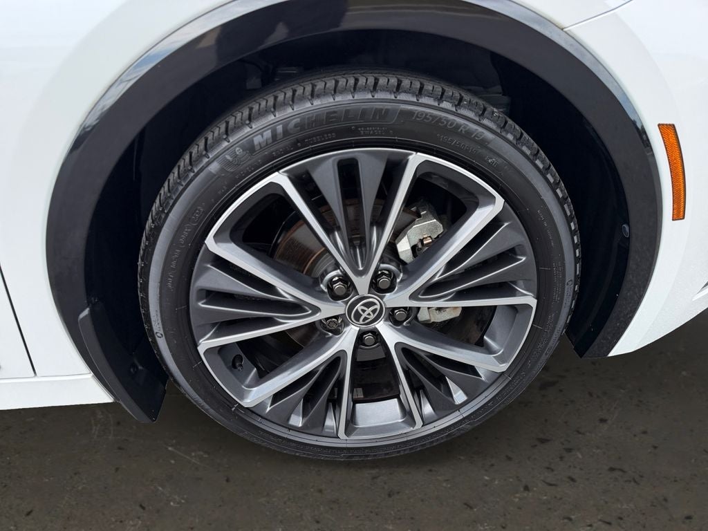 2023 Toyota Prius XLE