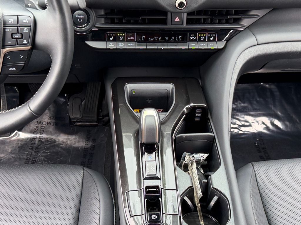 2025 Toyota Crown Platinum
