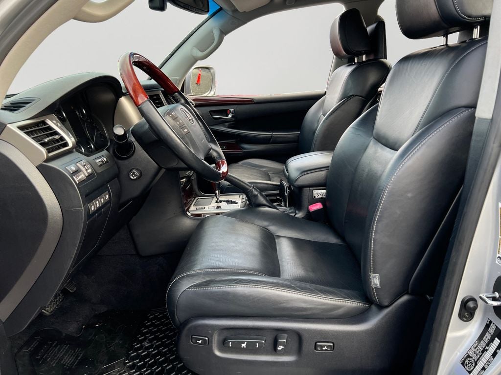 2013 Lexus LX 570 570 Low Miles w/ Rear Entertainment!