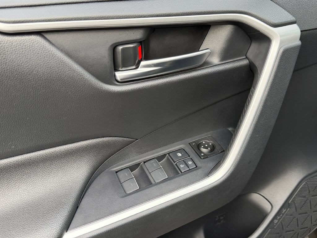 2025 Toyota RAV4 Plug-In Hybrid SE