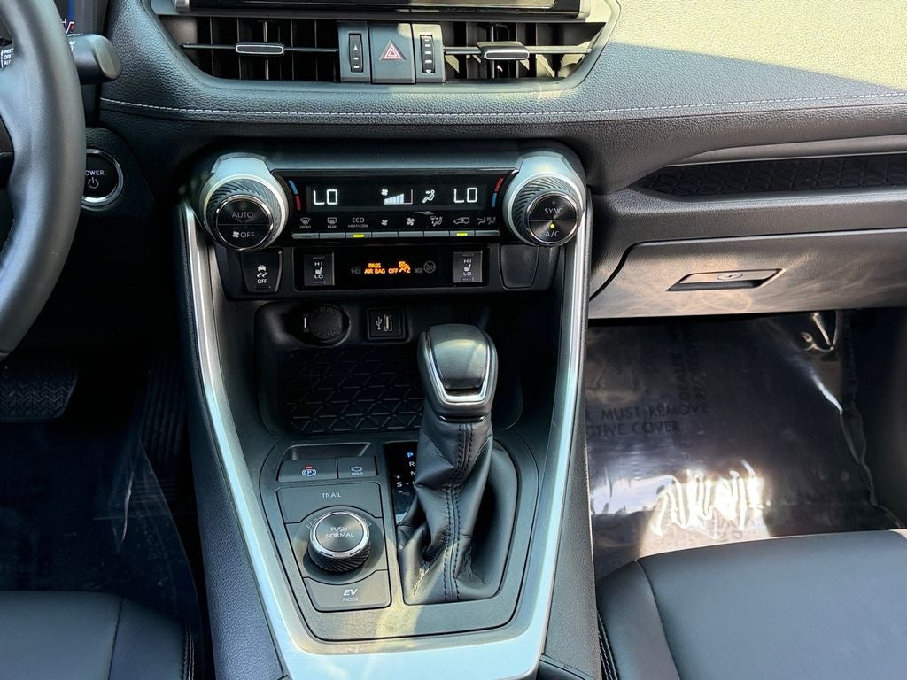 2025 Toyota RAV4 Hybrid XLE Premium