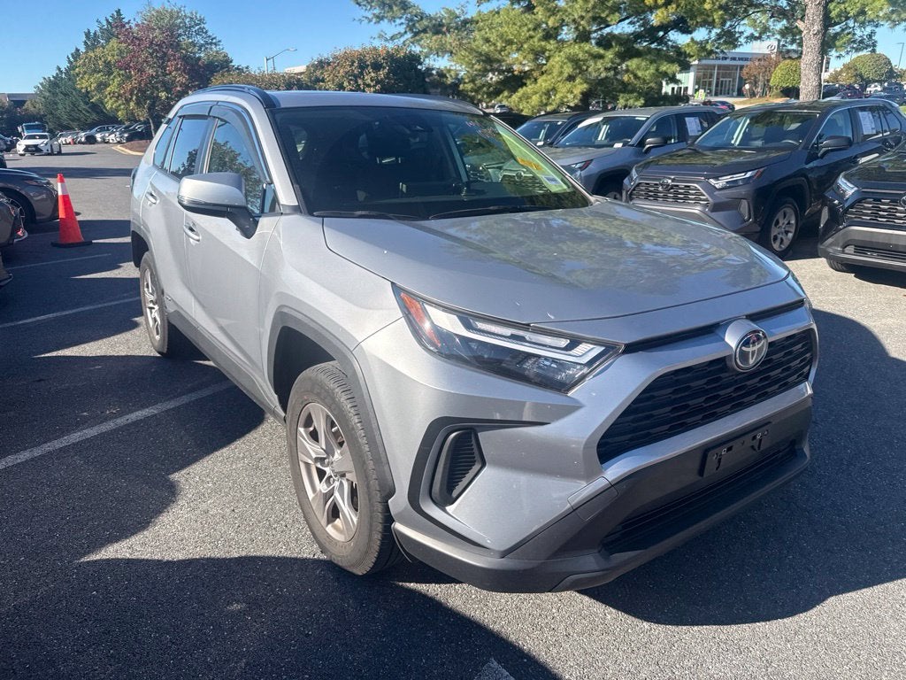 2023 Toyota RAV4 Hybrid XLE W/ SUNROOF!