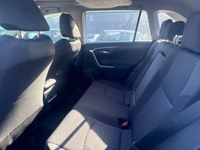 2023 Toyota RAV4 Hybrid XLE W/ SUNROOF!