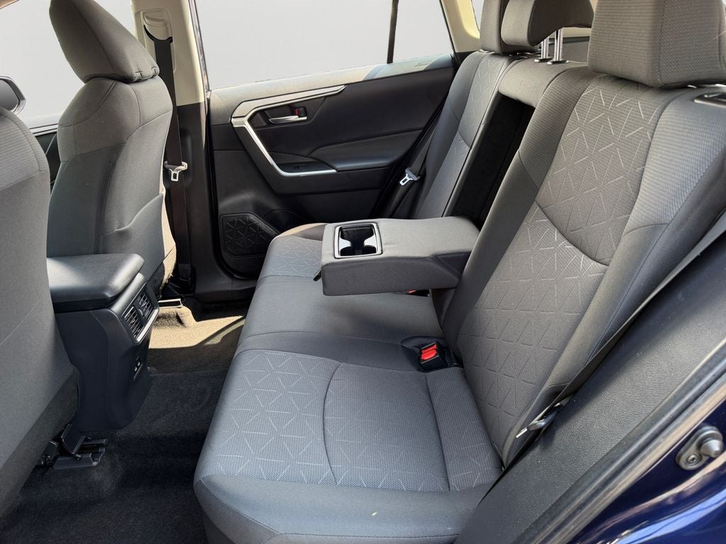 2023 Toyota RAV4 Hybrid XLE W/ SUNROOF!
