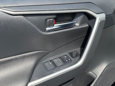 2023 Toyota RAV4 Hybrid XLE W/ SUNROOF!