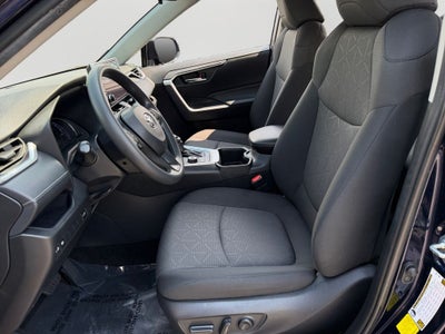 2023 Toyota RAV4 Hybrid XLE W/ SUNROOF!